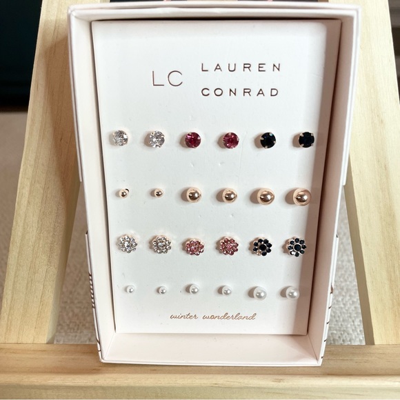 NWT LC Lauren Conrad, pearl, pink and black flowers studs 12 pairs included - Picture 2 of 4